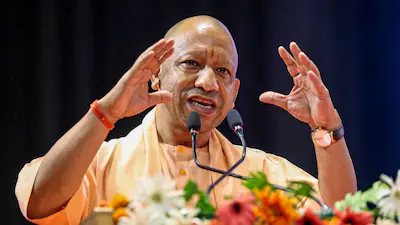 You are currently viewing UP News: CM योगी का बड़ा तोहफा, 60 साल से ज्यादा उम्र की महिलाओं को मिलेगी मुफ्त बस यात्रा