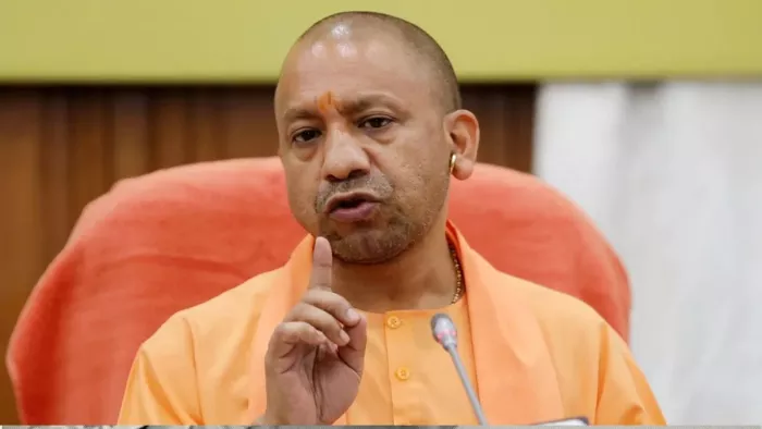 You are currently viewing UP News: यूपी में भारी बारिश का कहर, योगी सरकार अलर्ट मोड पर; राहत-बचाव के लिए अधिकारियों को सख्त निर्देश