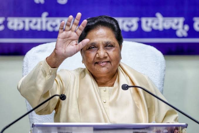 You are currently viewing UP News: मायावती का बड़ा फैसला, अशोक सिद्धार्थ और राघवेंद्र सिंह बेनीवाल बसपा से निष्कासित, वापसी के सभी रास्ते बंद