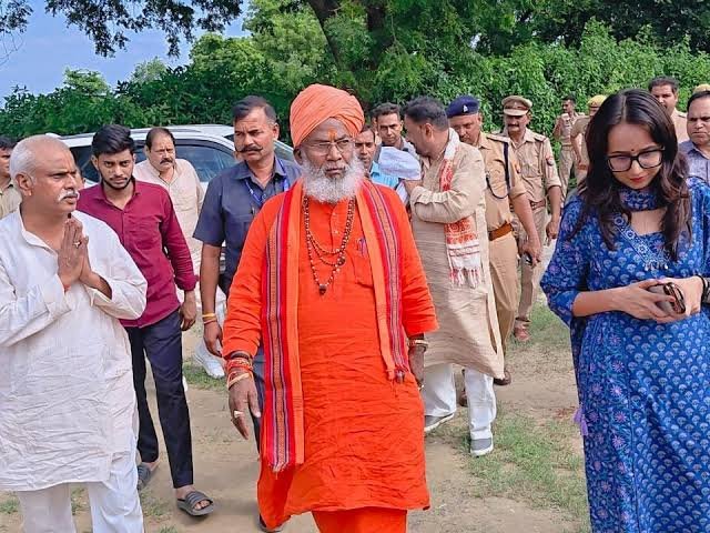 You are currently viewing Unnao Flood: उन्नाव में लोन नदी का बढ़ा जलस्तर, बाढ़ प्रभावित गांवों में पहुंचे साक्षी महाराज