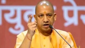 Read more about the article UP News: यूपी में बारिश से खराब सड़कों पर CM योगी का बड़ा आदेश, पर्वों से पहले 681 प्रमुख मार्ग होंगे गड्ढामुक्त