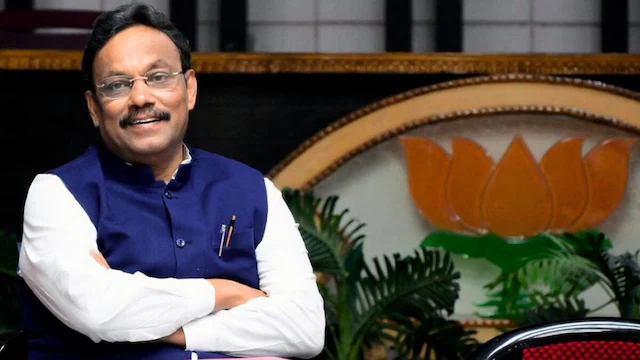 You are currently viewing UP News: यूपी दौरे पर विनोद तावड़े का अखिलेश यादव के PDA पर हमला, 2027 चुनाव को लेकर किया बड़ा दावा