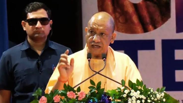 You are currently viewing UP News: रायबरेली में सीएम योगी का सनातन पर जोर, बोले- शिव कथा से नहीं झुक सकती सनातन की ध्वजा