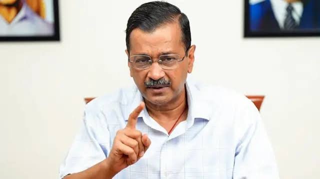 You are currently viewing Satyendar Jain Bail : सत्येंद्र जैन को जमानत मिलने पर अरविंद केजरीवाल का पीएम मोदी पर हमला, बोले- ‘देश चलाने में कोई इंटरेस्ट नहीं’