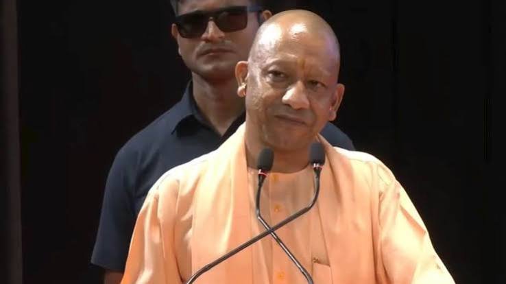 You are currently viewing UP Sarkari Naukri: यूपी में सरकारी नौकरी की बड़ी तैयारी, 6 महीने में 1 लाख युवाओं को रोजगार देने का ऐलान