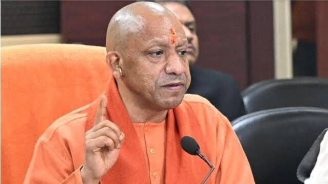 You are currently viewing UP News: यूपी में सड़कों को गड्ढामुक्त करने की तैयारी तेज, 27 सितंबर को सीएम योगी करेंगे PWD के कामों की समीक्षा