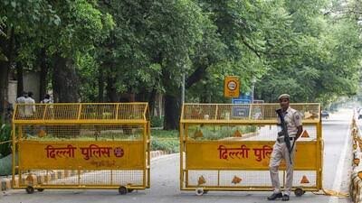 You are currently viewing Kalkaji Temple Gang Rape: कालकाजी मंदिर के पास नाबालिग से गैंगरेप, पुलिसकर्मी बनकर पहुंचे थे आरोपी; एक गिरफ्तार
