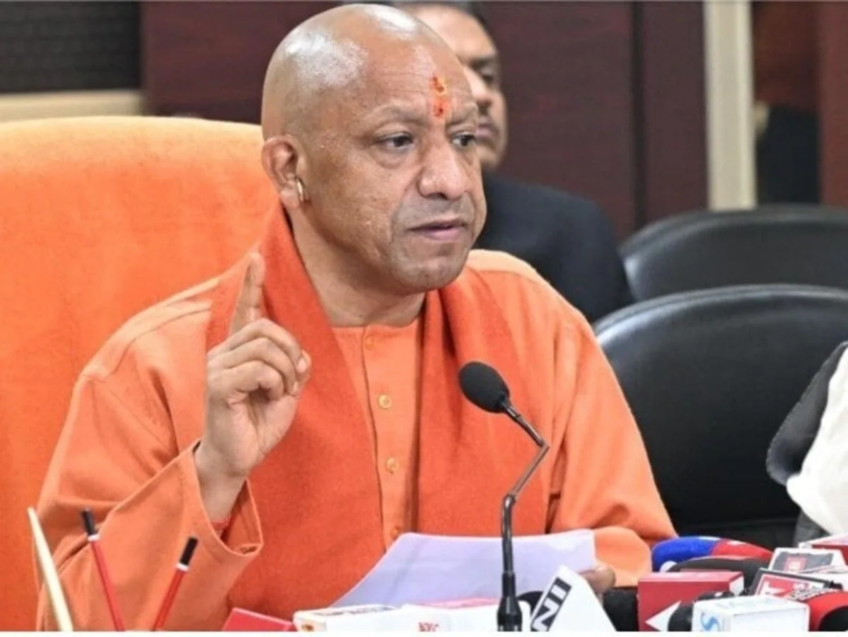You are currently viewing UP News: CM योगी के सख्त निर्देश! शिकायतों का 24 घंटे में मिले जवाब, त्योहारों पर सुरक्षा में लापरवाही बर्दाश्त नहीं