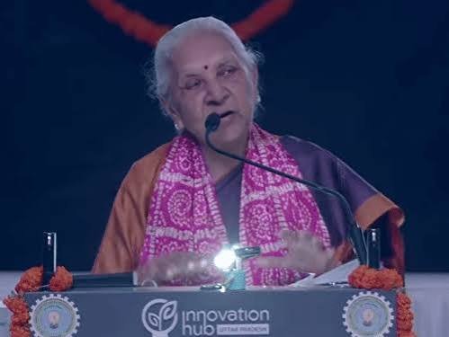 You are currently viewing UP News: गर्लफ्रेंड बनाने में बुराई नहीं, लेकिन शादी का वादा निभाना जरूरी: राज्यपाल आनंदीबेन पटेल ने युवाओं को दी नसीहत