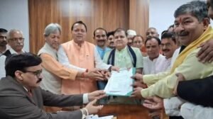 Read more about the article Uttarakhand Politics: BJP प्रत्याशी दिनेश आर्य ने दाखिल किया नामांकन, निर्विरोध चुना जाना तय