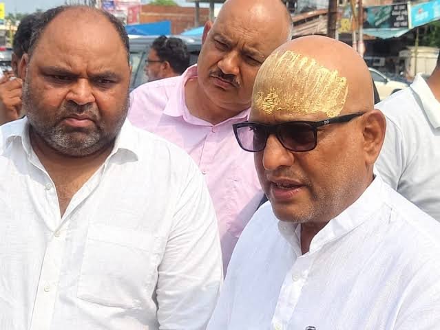 You are currently viewing UP Politics: जन्मदिन पर अयोध्या पहुंचे अजय राय, रामलला के दर्शन के बाद कांग्रेस को लेकर कही बड़ी बात
