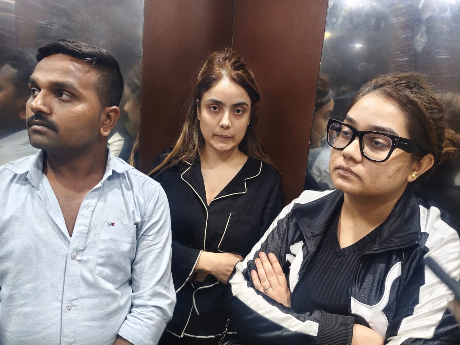 You are currently viewing Shraddha Dubey Arrest: शिवा शर्मा हत्याकांड में बड़ा एक्शन, नागपुर से गिरफ्तार हुई मॉडल श्रद्धा दुबे; बहन और ड्राइवर भी हिरासत में