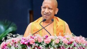 Read more about the article UP News: योगी आदित्यनाथ की अफसरों को दो टूक, बोले- पेंशन के लिए ‘ऑफिस-ऑफिस’ न भटके आम आदमी