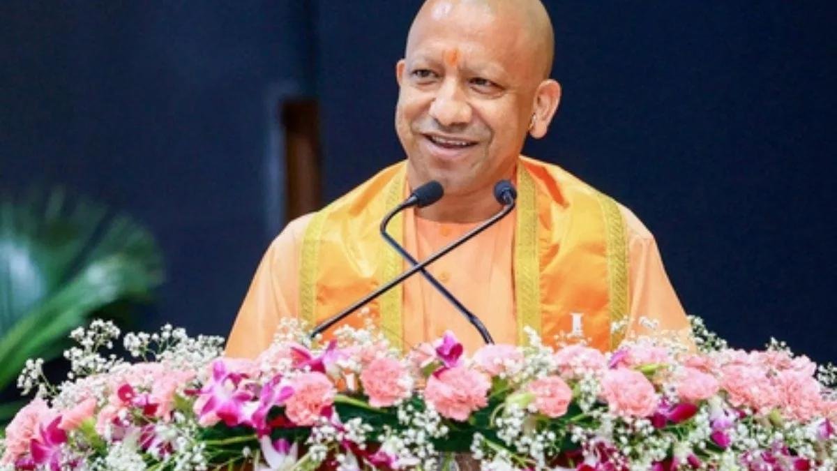 You are currently viewing UP News: योगी आदित्यनाथ की अफसरों को दो टूक, बोले- पेंशन के लिए ‘ऑफिस-ऑफिस’ न भटके आम आदमी