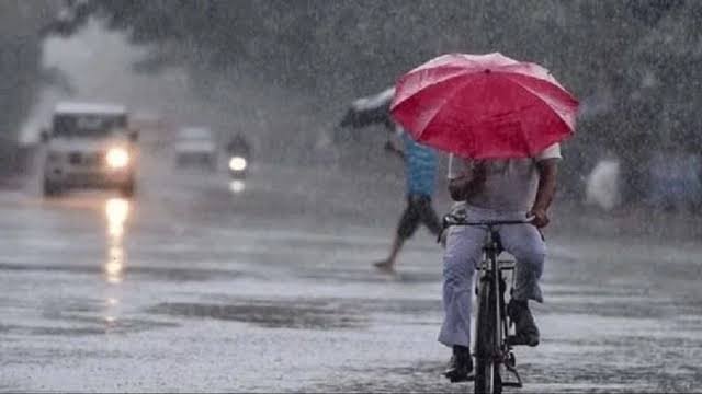 You are currently viewing UP Weather Update: यूपी में आज से बदलेगा मौसम, 30 अक्टूबर तक भारी बारिश का अलर्ट