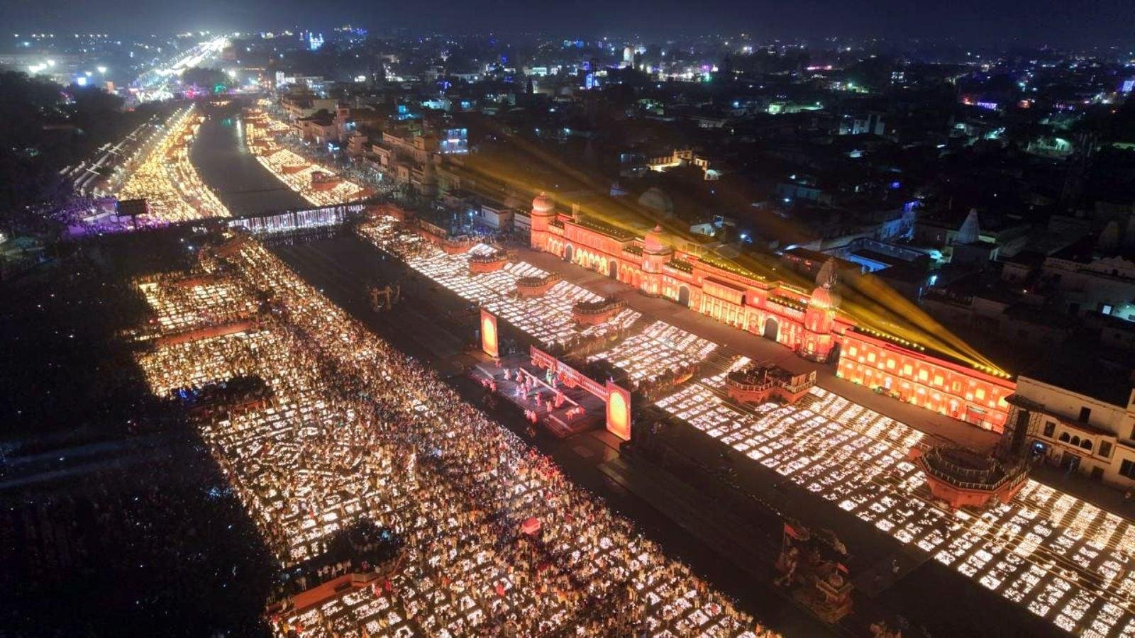 You are currently viewing Ayodhya Deepotsav 2026: अयोध्या दीपोत्सव में जलेेंगे 30 लाख दीप, उज्जैन के विश्व रिकॉर्ड के बाद रामनगरी रचेगी नया इतिहास?