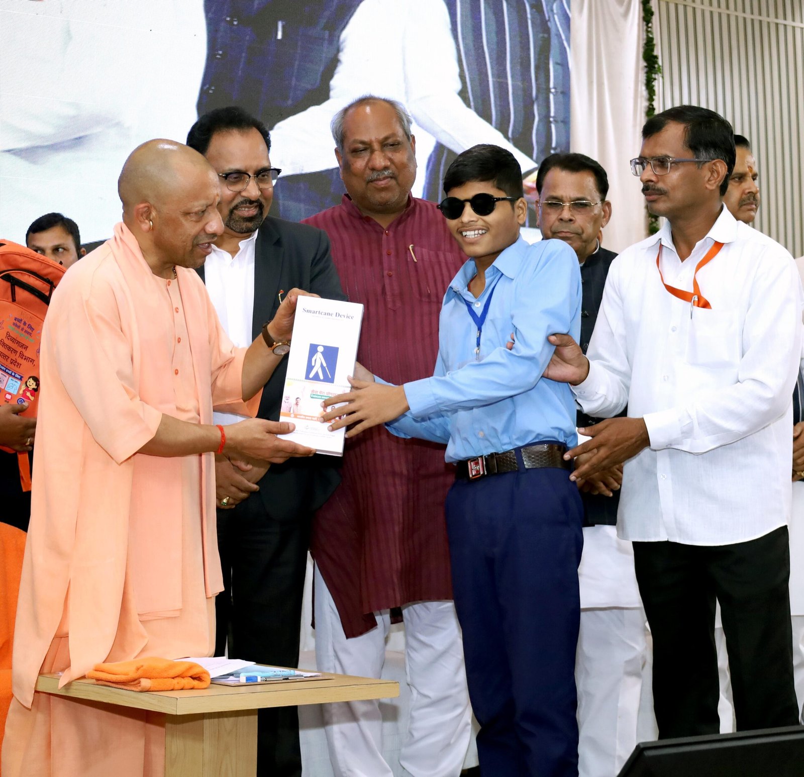 You are currently viewing UP News: गोरखपुर में दिव्यांगजनों को मिले 664 सहायक उपकरण, CM योगी बोले- ‘प्रतिभा को दया नहीं, अवसर चाहिए’