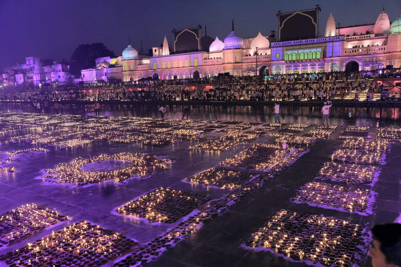You are currently viewing Ayodhya Deepotsav 2026: पेंटिंग और रील्स के जरिए दुनिया देखेगी नई अयोध्या, योगी सरकार ने शुरू की प्रतियोगिताएं