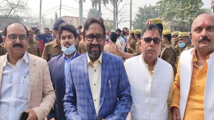 You are currently viewing UP News: उमाशंकर सिंह की कंपनियों पर 400 करोड़ से ज्यादा टैक्स का शिकंजा! आयकर विभाग की जांच में मिले अहम सबूत