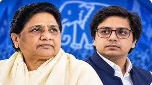 You are currently viewing UP Politics: आकाश आनंद ने मायावती से फिर मांगी माफी, बोले- BSP में लौटकर सेवा का अवसर चाहता हूं